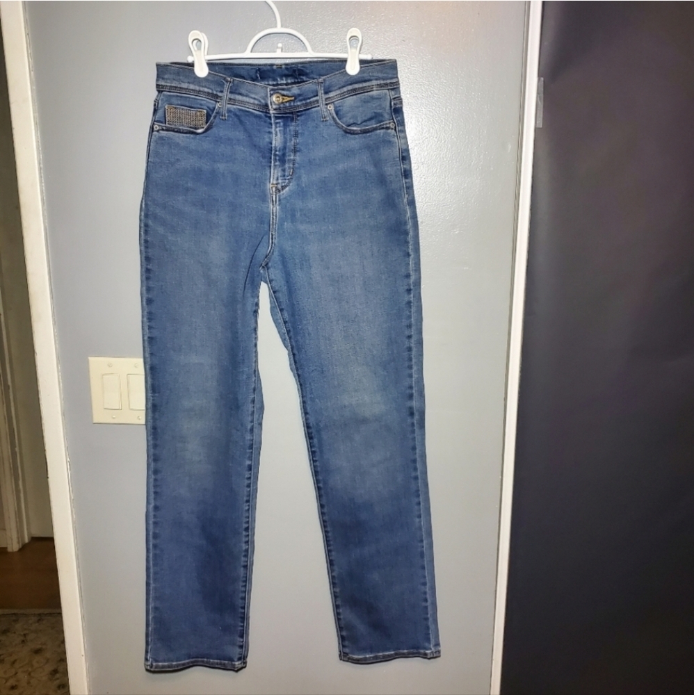 Woman's Levi Jean's. unknown size